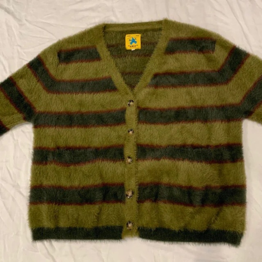 PLS HELP! MAJOR ISO UNIF ERIN CARDIGAN